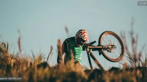 英超烽火升级：曼城紧咬阿森纳跃居次席，仅两分差距战局激烈！